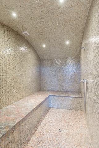 Вилла с видом на море в Юрмале на первой линии.